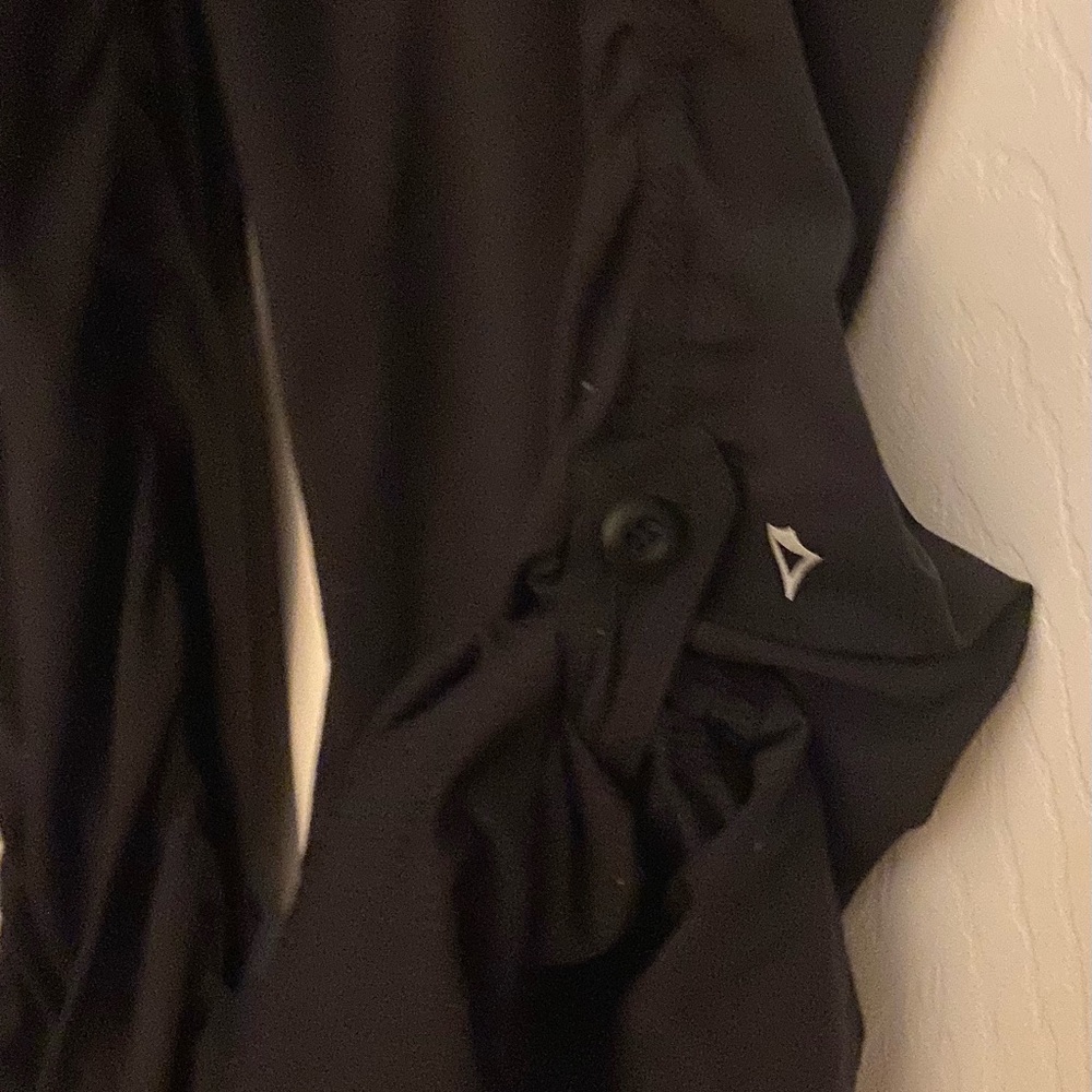 Avviva girls studio pants. Slight piling on set and waistband. Smoke free